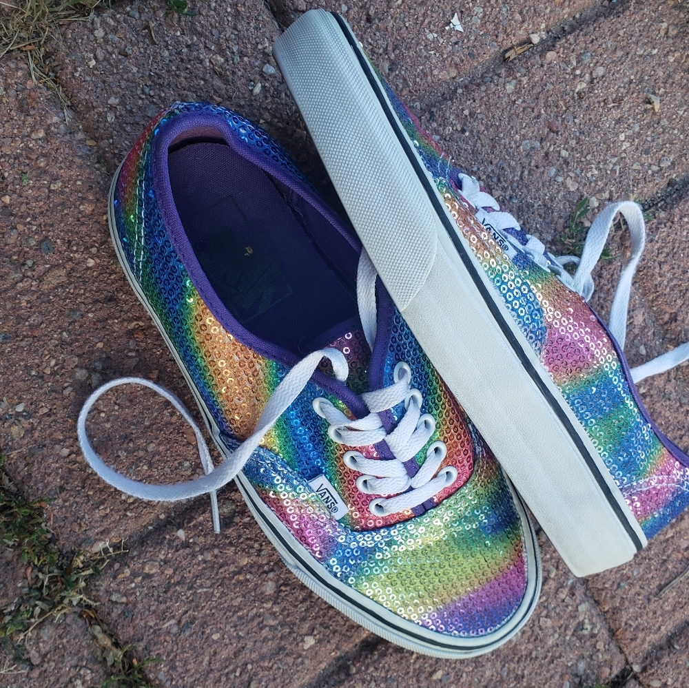 Vans - Picture 7 of 9